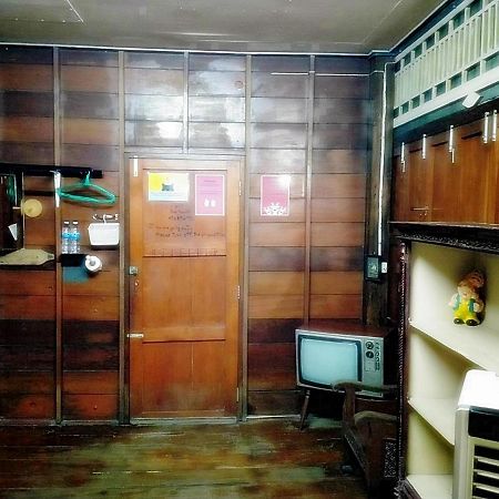 فرا ناخون سي أيوتثايا Ray Nu Guest House المظهر الخارجي الصورة